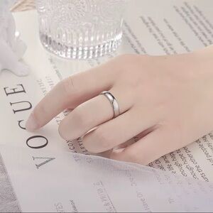 Sterling Silver 925  Band Ring Size 8